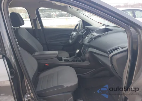 2017 Ford Escape S z USA, uszkodzony, nr VIN 1FMCU0F76HUC73899